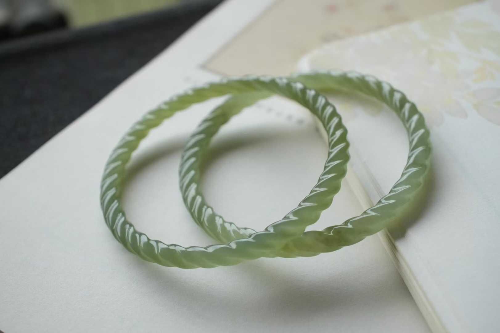 923424 54-60mm和田玉冰底晴水麻花鐲