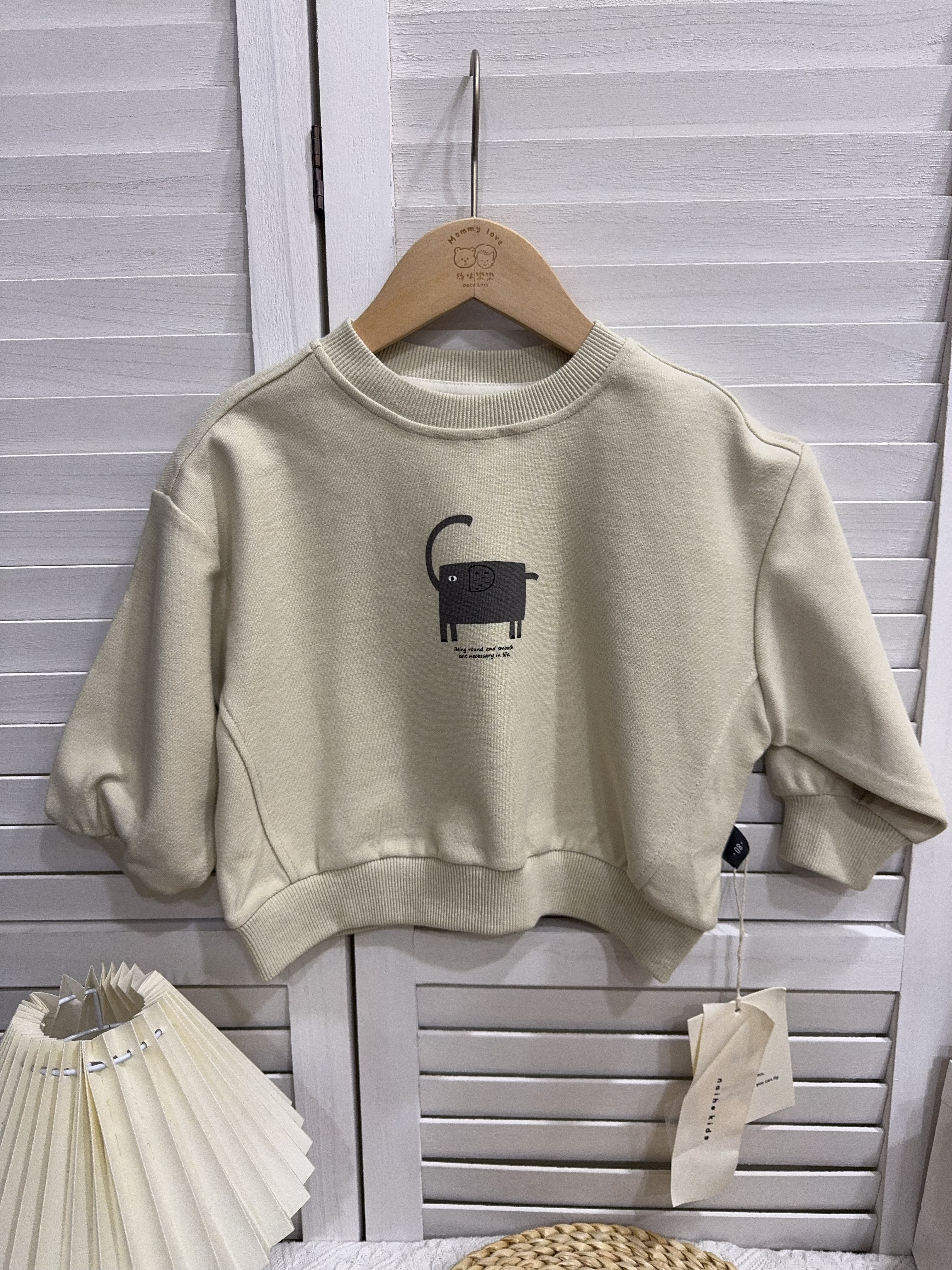 NH6562翹鼻子灰綠大象上衣c127