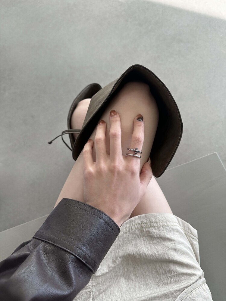 <劉知珉同款!> OFUSE Line Cross Ring 十字架 平行線 設計款 戒指