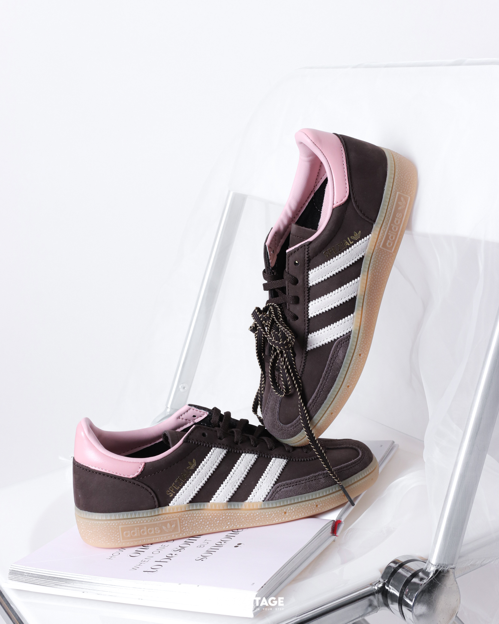 女鞋 ADIDAS HANDBALL SPEZIAL W 熱巧草莓 麂皮 復古 焦糖底 德訓鞋 休閒鞋【JR0852】