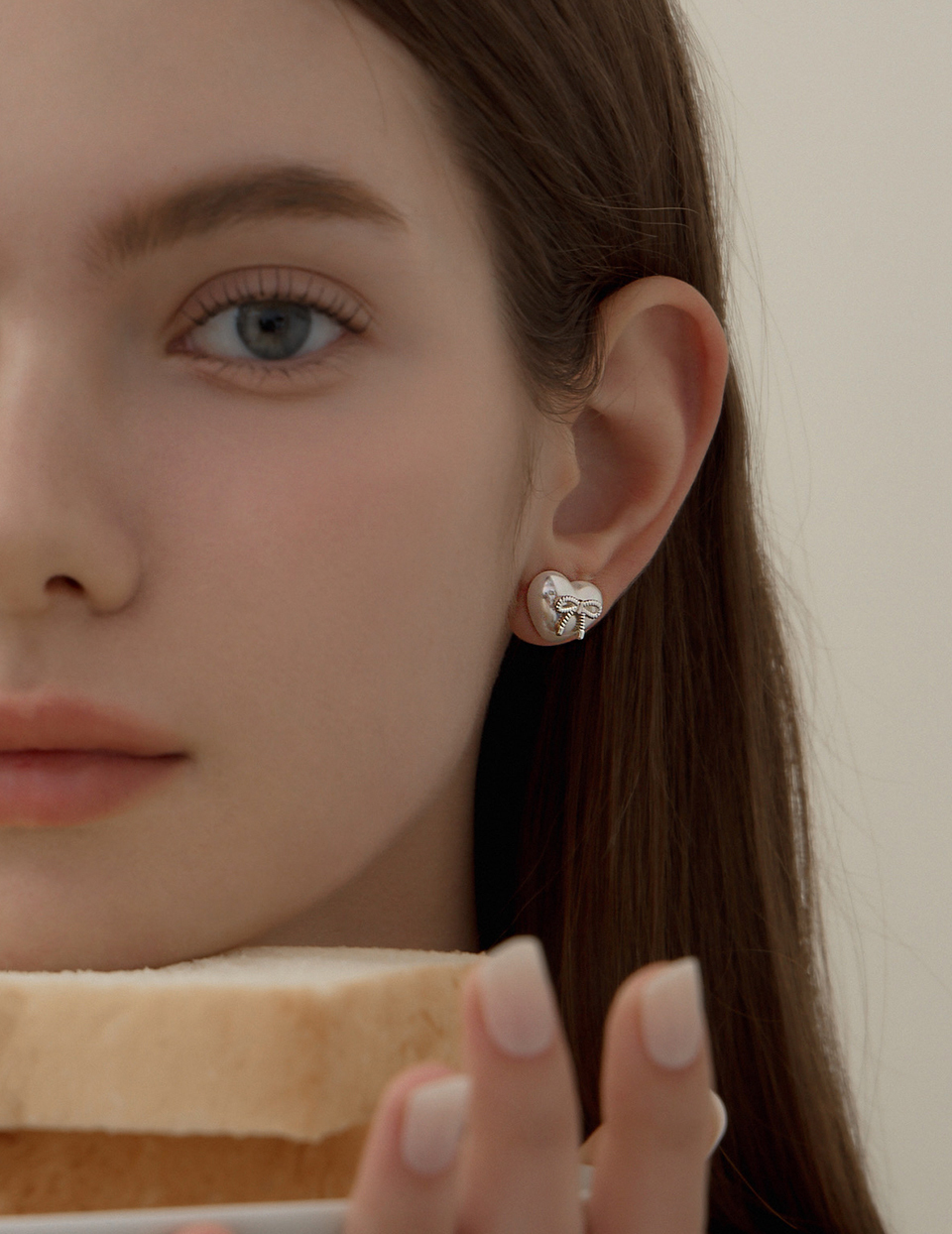 法式愛心蝴蝶結。針式耳環