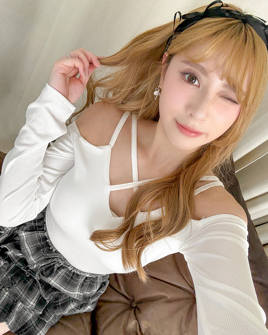 LINA LINA微辣悸動純色線條造型BRA TOP上衣-唯美白