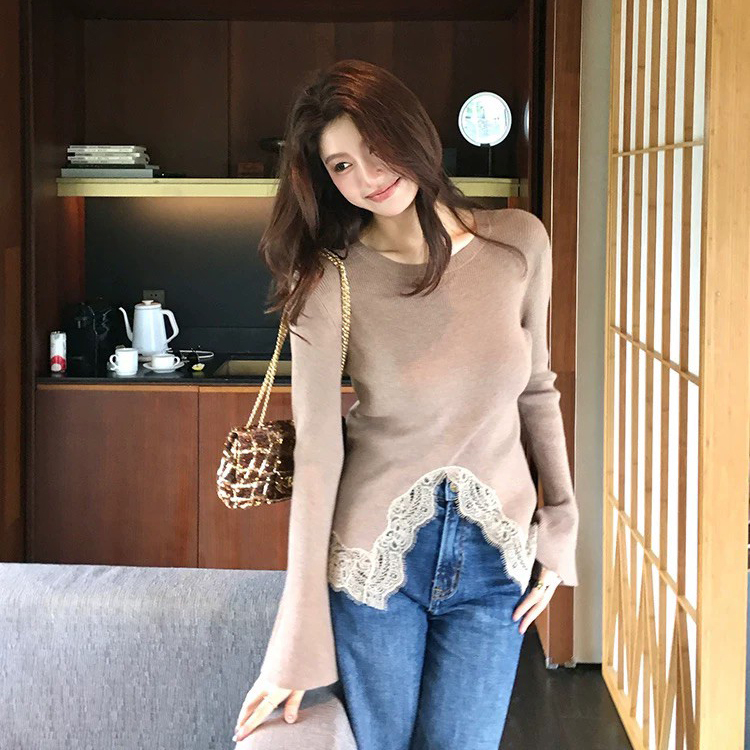 下擺倒V字蕾絲滾邊圓領合身上衣-S-XL / 2色 (Elegant & Love)