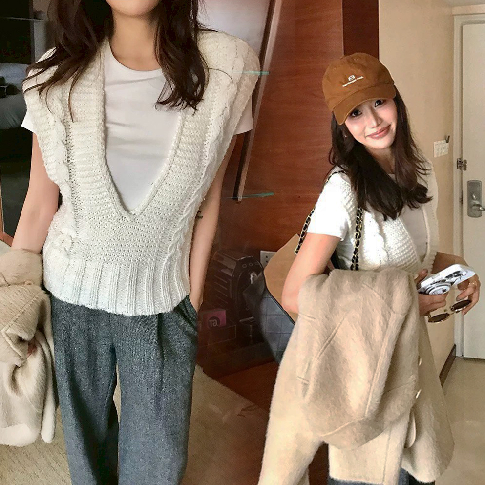 雲朵白雙麻花拼接針織V領背心上衣-S-XL (Elegant & Love)