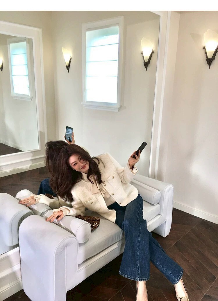 雲朵白溫柔小香風毛海感圓領排釦外套-S-L (Elegant & Love)