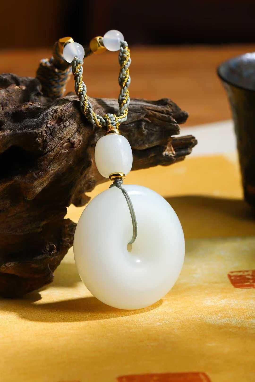 和田玉羊脂白平安扣 (36.6mm直徑),天然和田玉軟玉