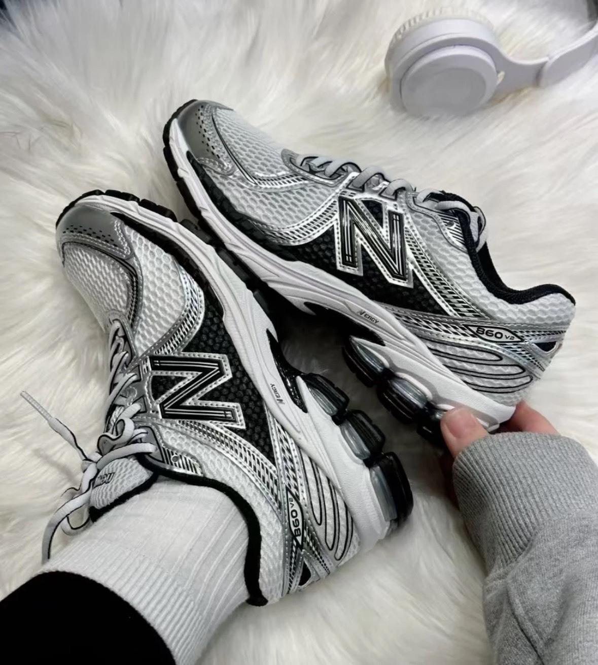 NEW BALANCE 慢跑鞋 NB 860 V2 黑銀 復古 Y2K 情侶鞋 男女 ML860XD