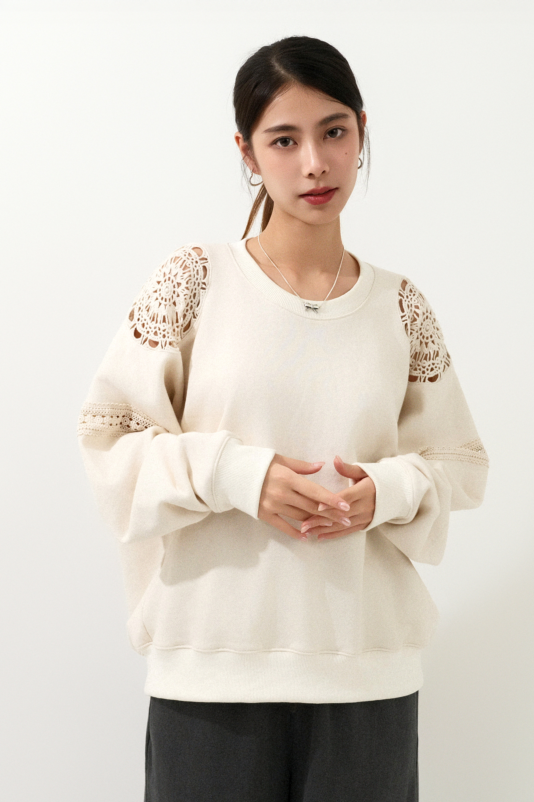 肩膊勾花通花邊衛衣 (預購產品）