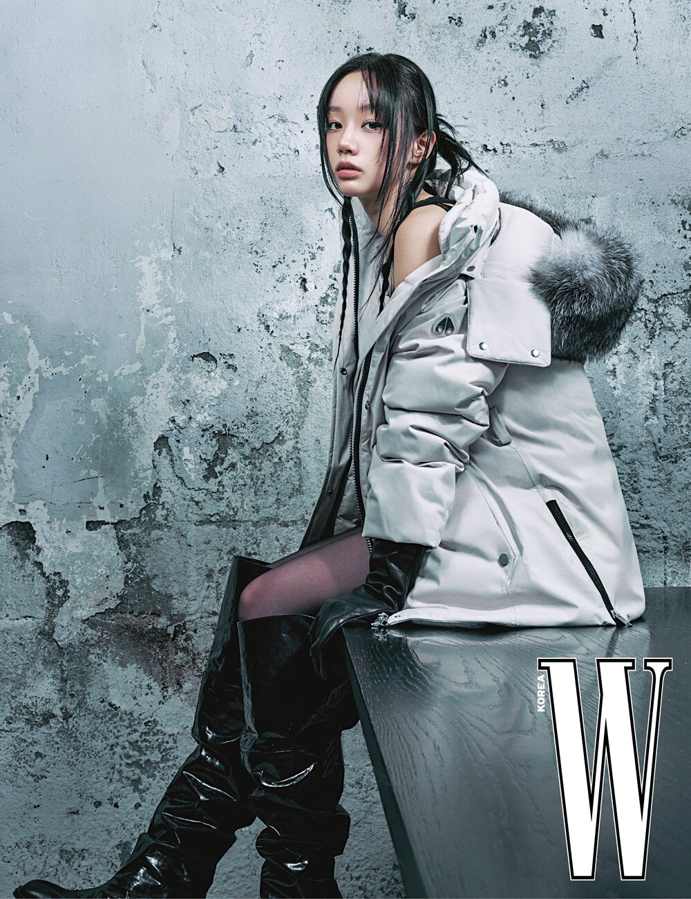 W 2025 Vol.11 A 型(封面: G-DRAGON / 內容: G-DRAGON 26p, a
