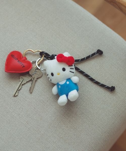 現貨┃三麗鷗 HELLO KITTY 曬黑 日燒 愛心 豹紋 千鳥格 珍珠 吊繩 吊飾 掛飾