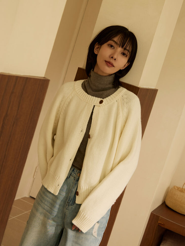 2603 短款純色圓領針織外套