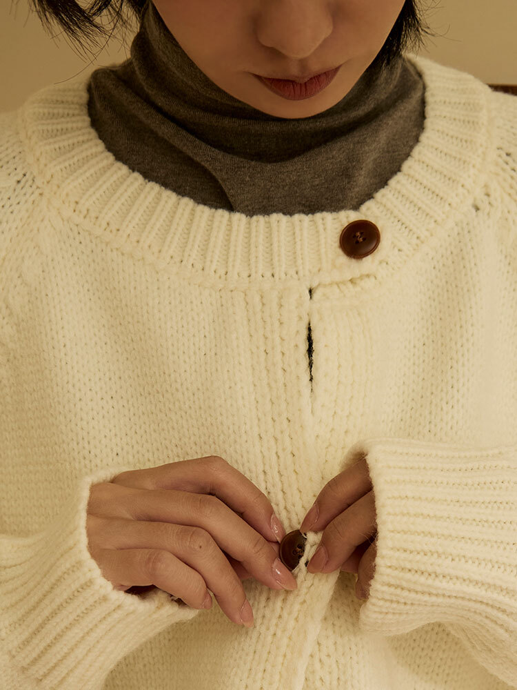 2603 短款純色圓領針織外套