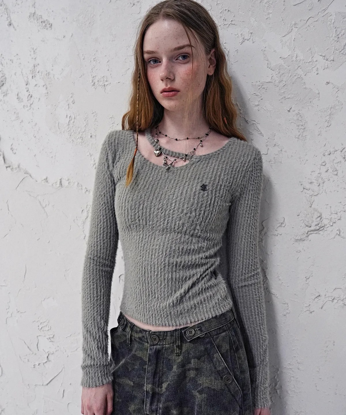 AVANDRESS Holy Fuzz Hole Tee