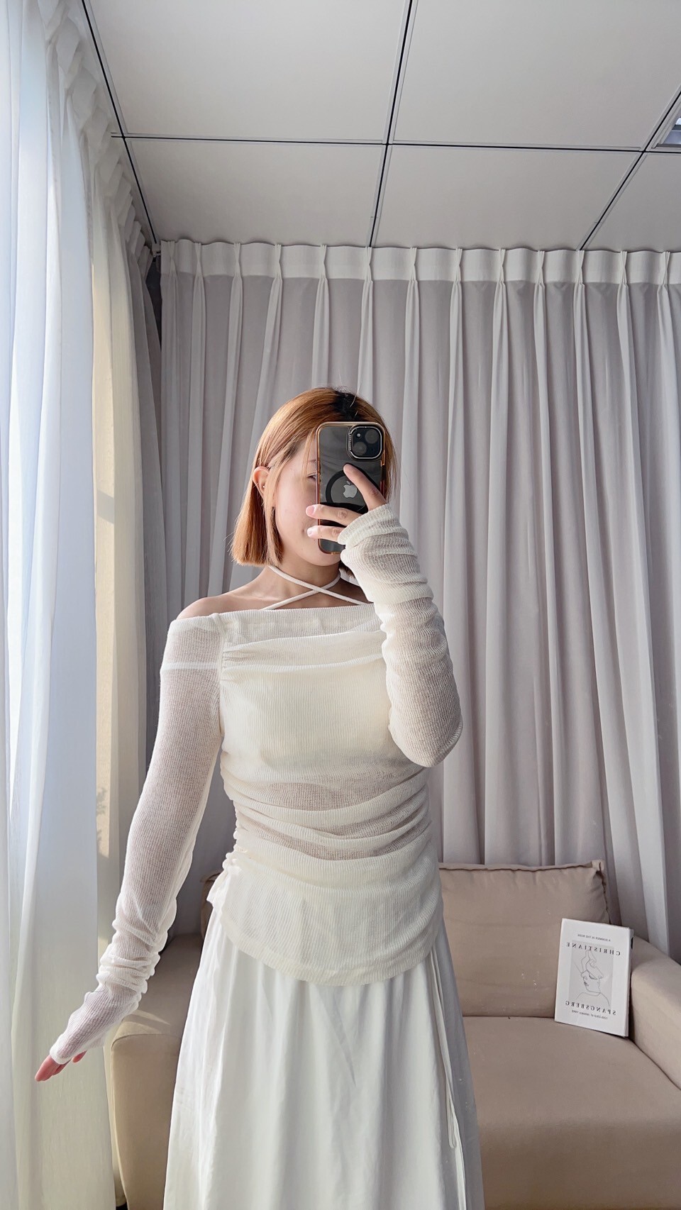 一字領繞脖下抓皺針織衣