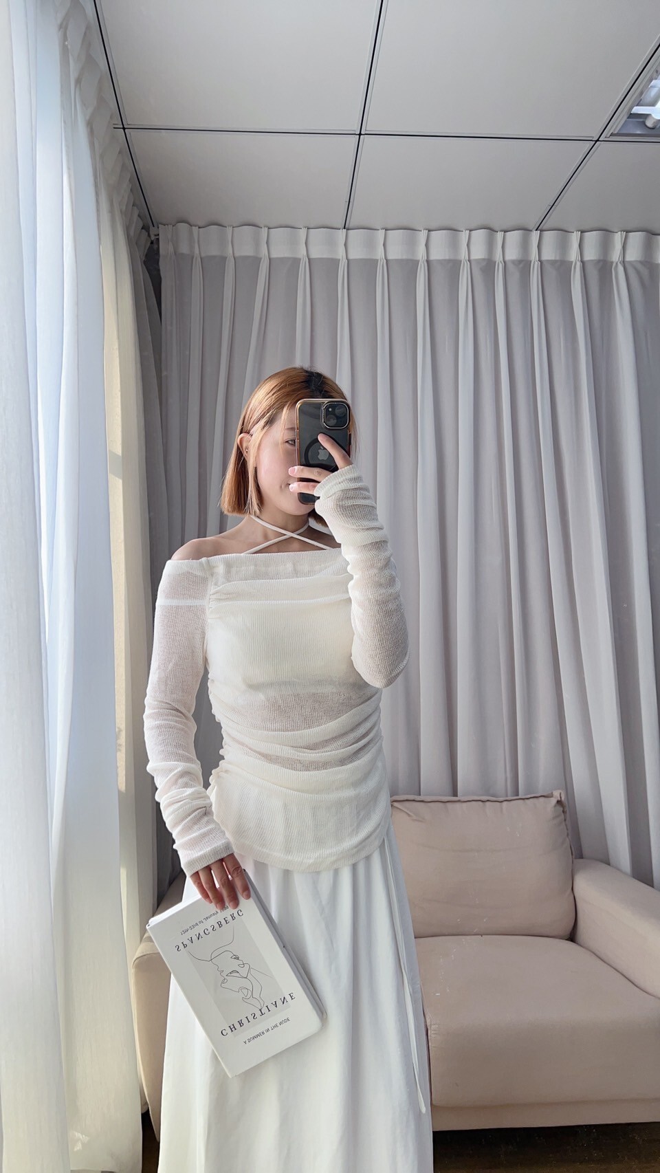 一字領繞脖下抓皺針織衣