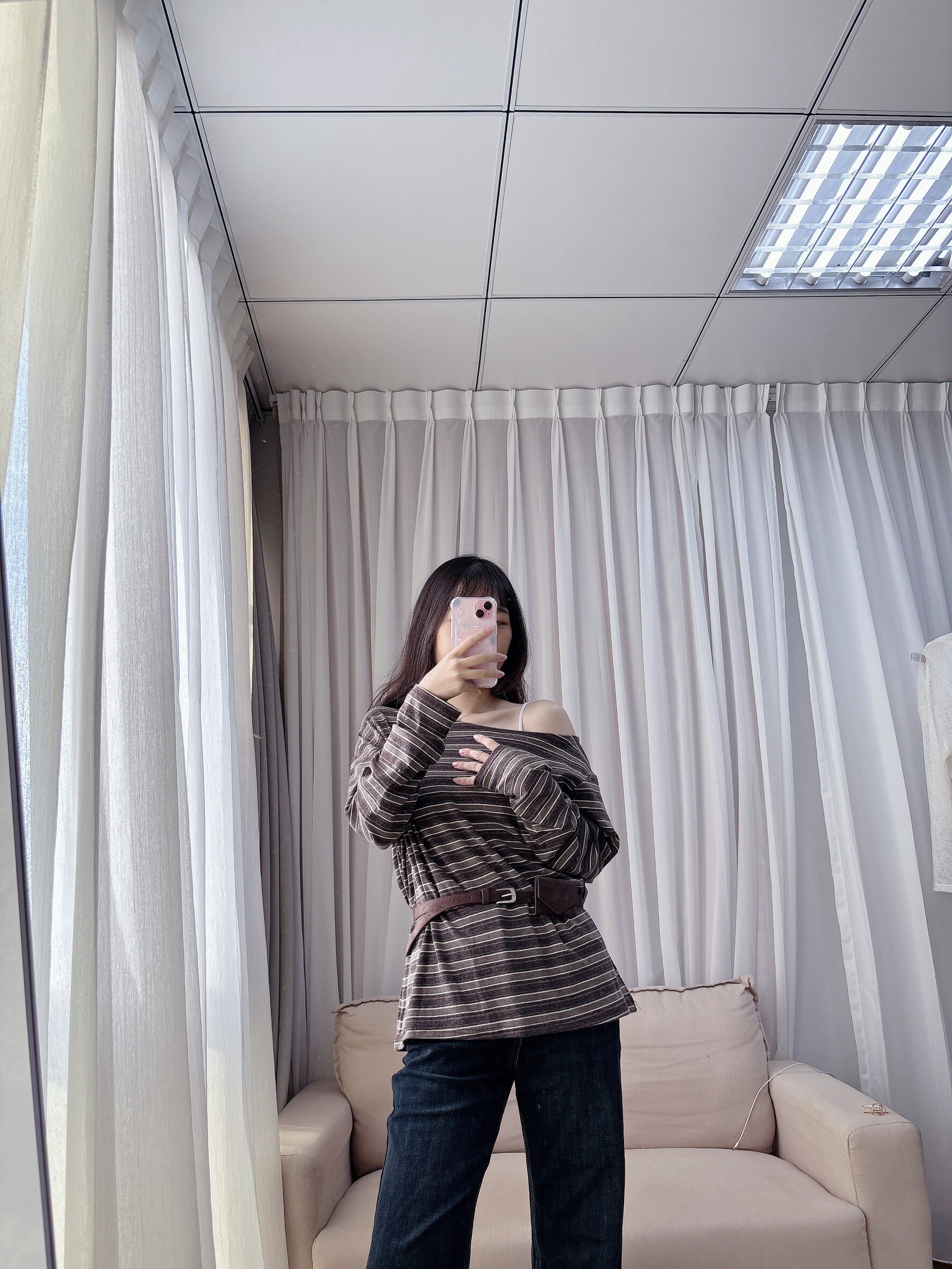 條文大領口上衣+麂皮皮帶小包