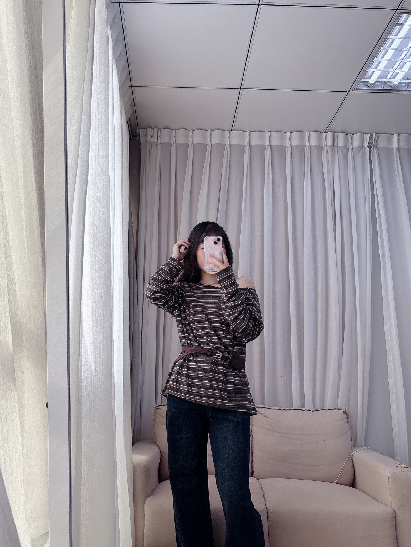 條文大領口上衣+麂皮皮帶小包