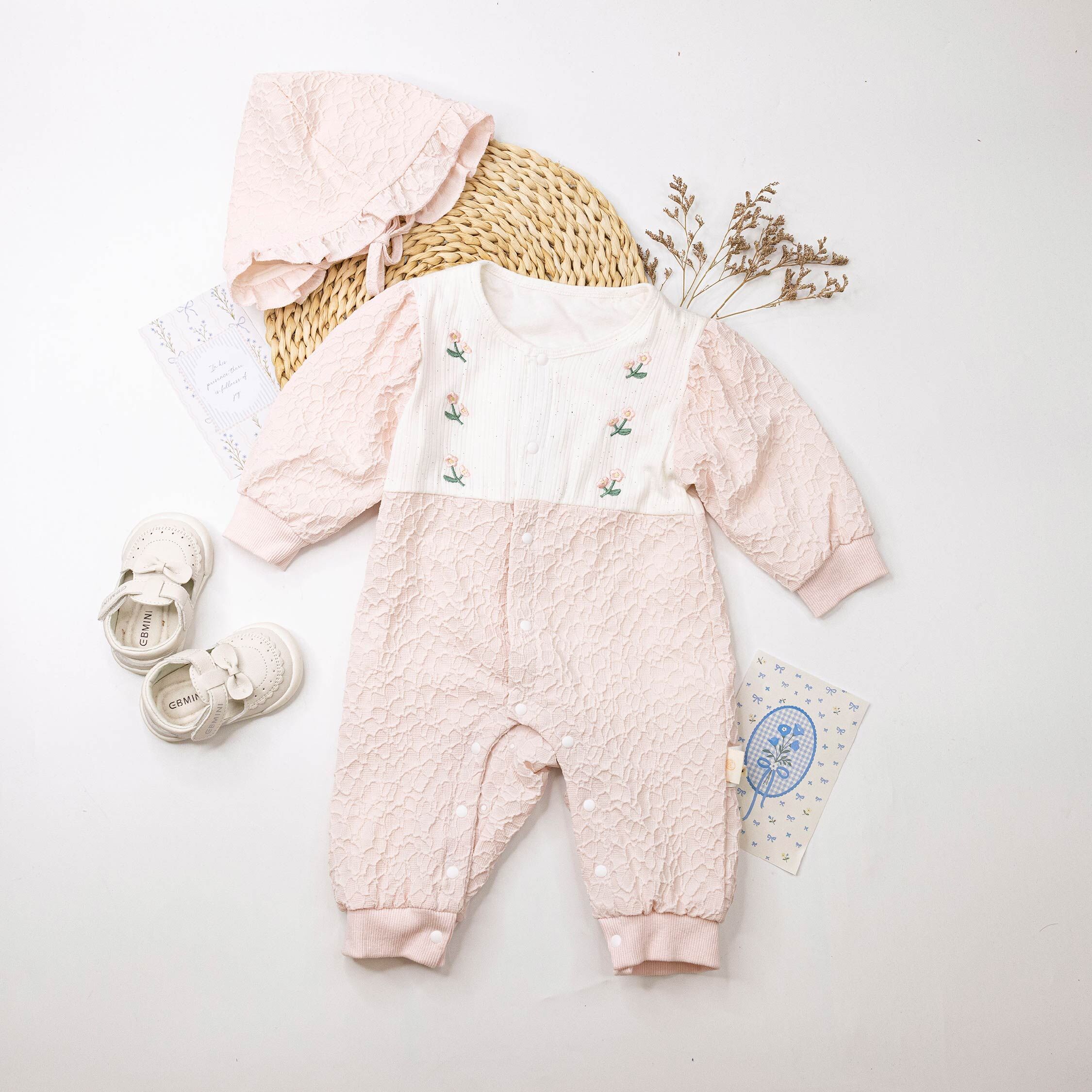 【JG3232】氣質花朵刺繡立體紋理連身衣(附帽子)