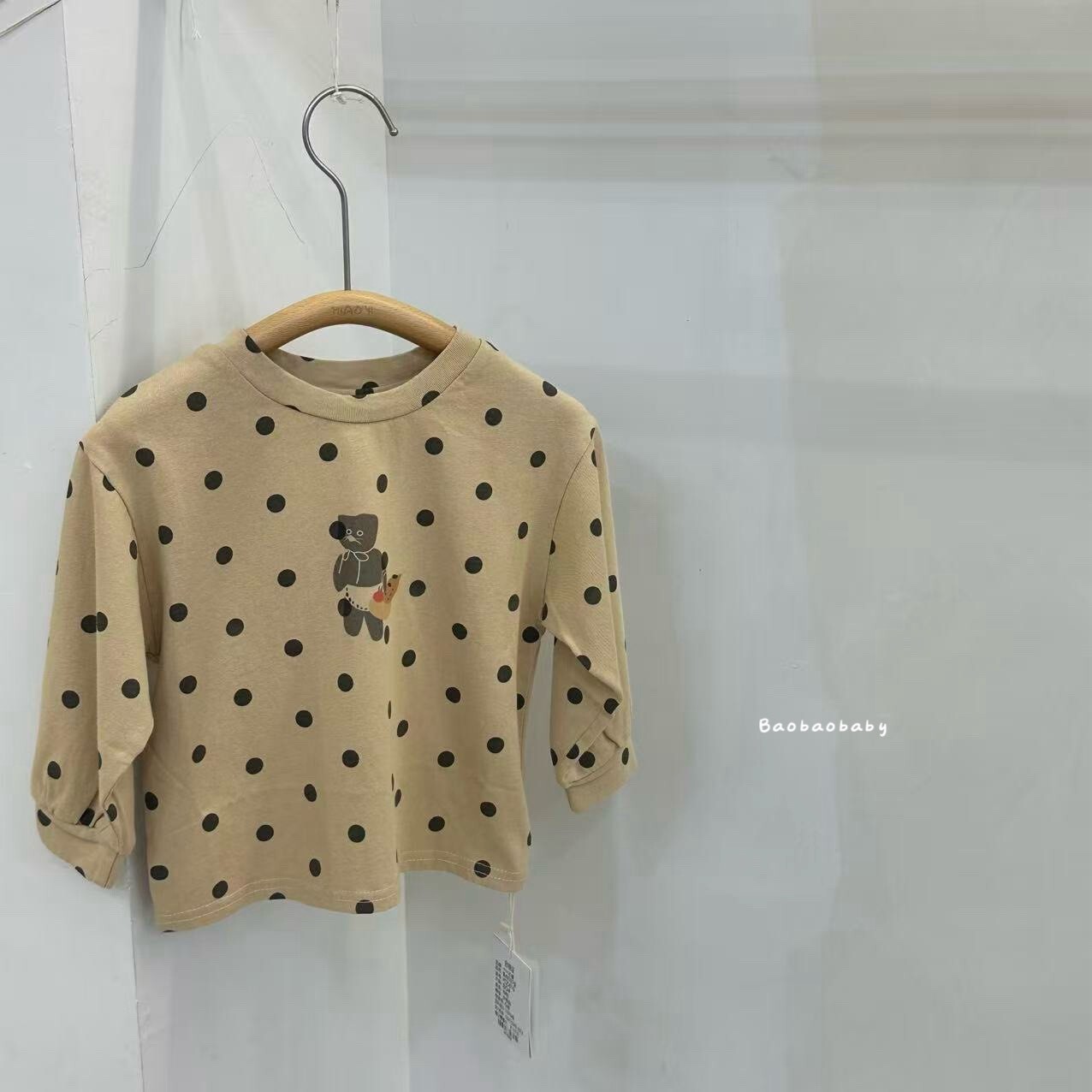 熊熊波點上衣