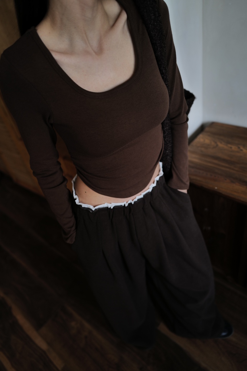 附胸墊側抓皺方領上衣*3色