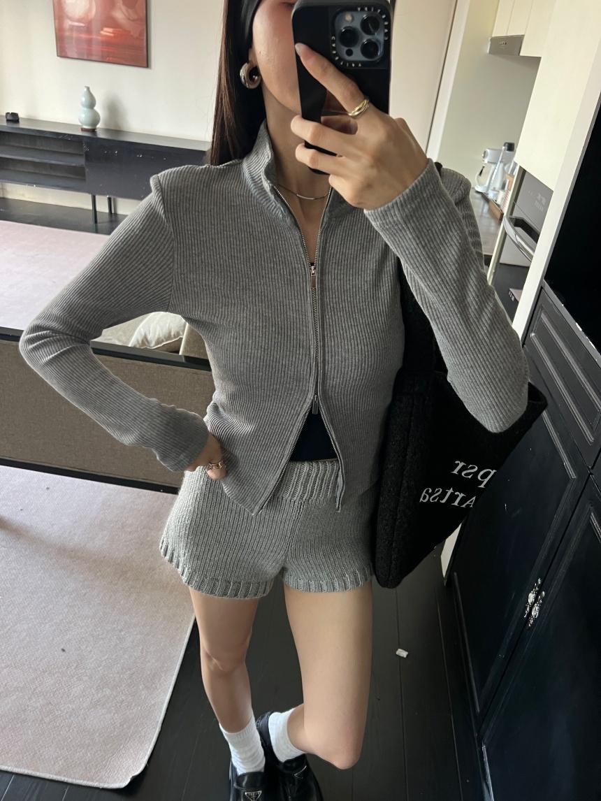 羊絨假兩件字母上衣*3色