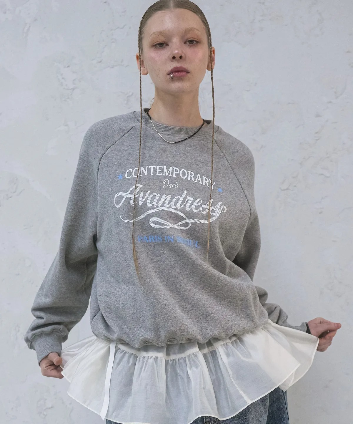 AVANDRESS Dot Logo Sweatshirt