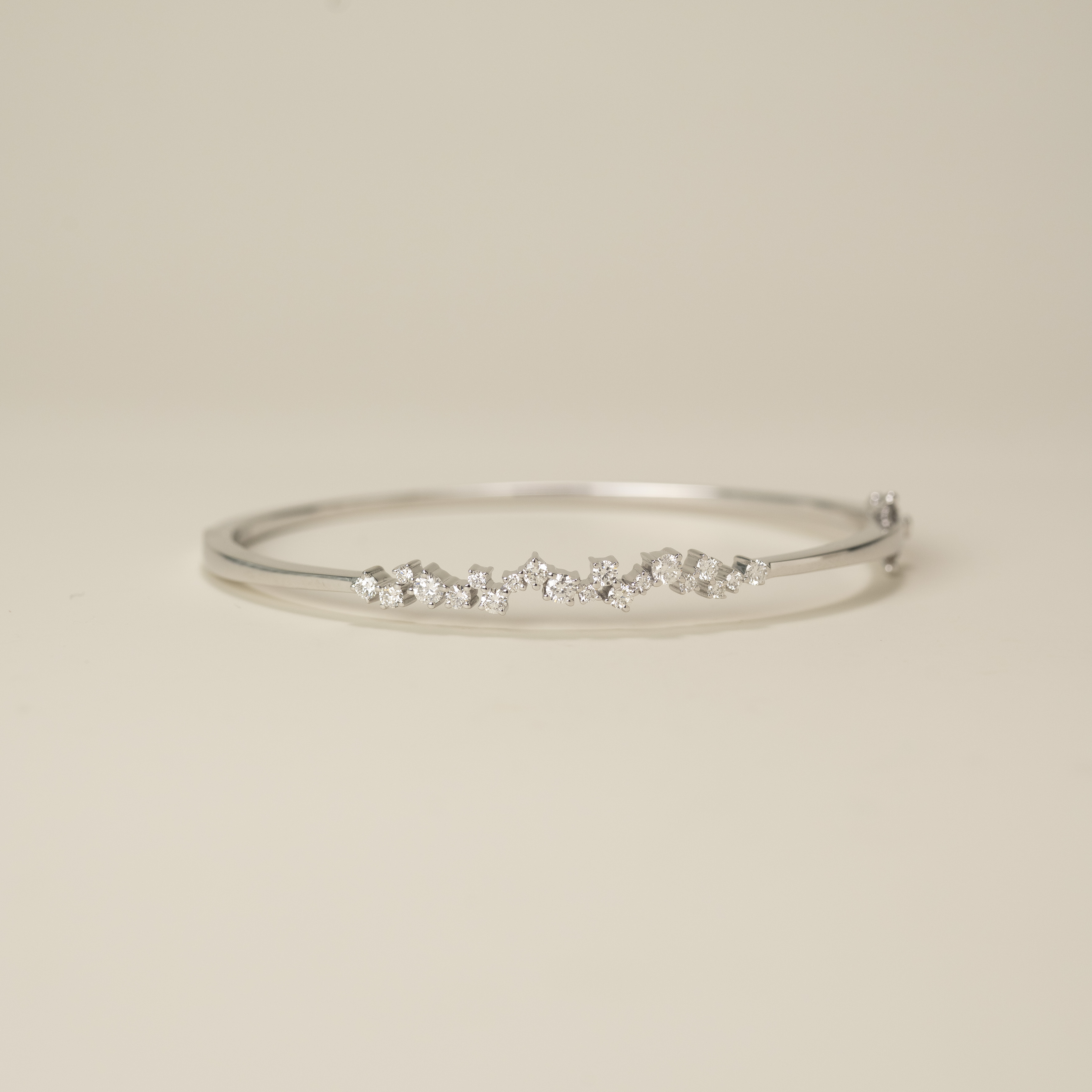 18K Diana Diamond Bangle