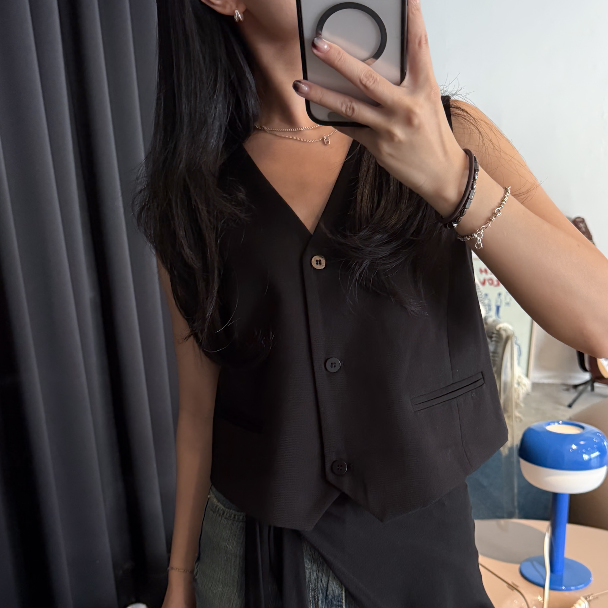 O05漂亮上班女孩的簡約俐落西料背心