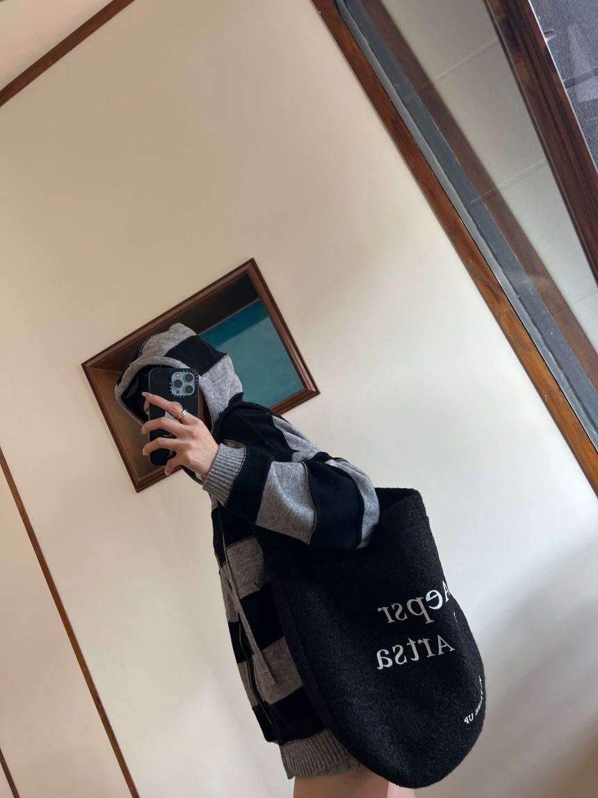 QQ毛字母購物包*3色