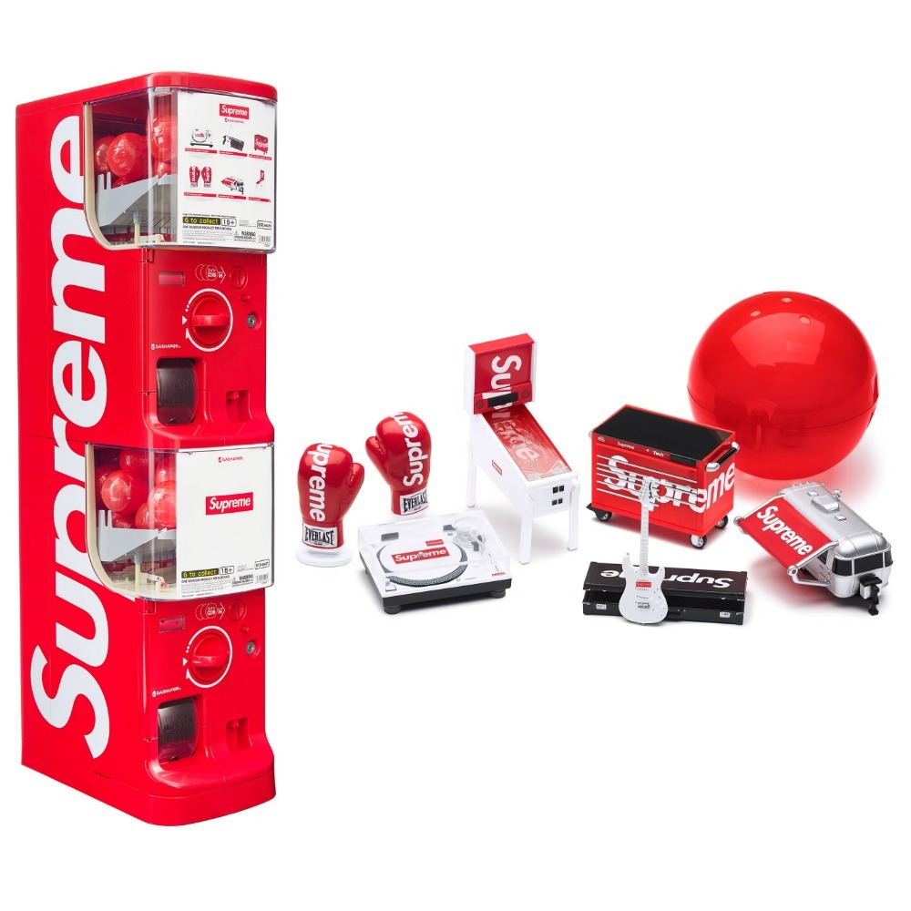 SUPREME x BANDAI 聯名扭蛋