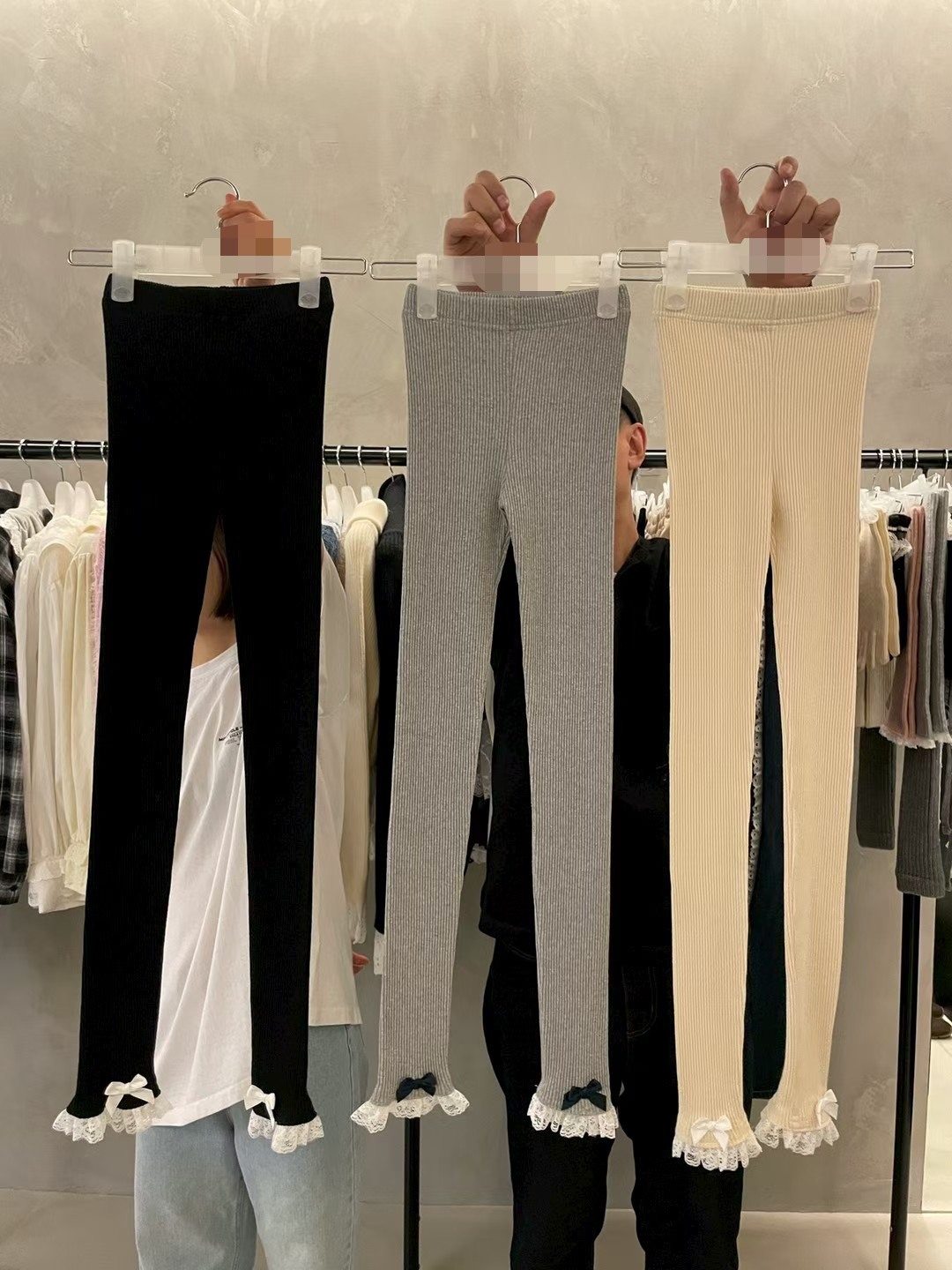 白蕾絲褲腳內搭褲