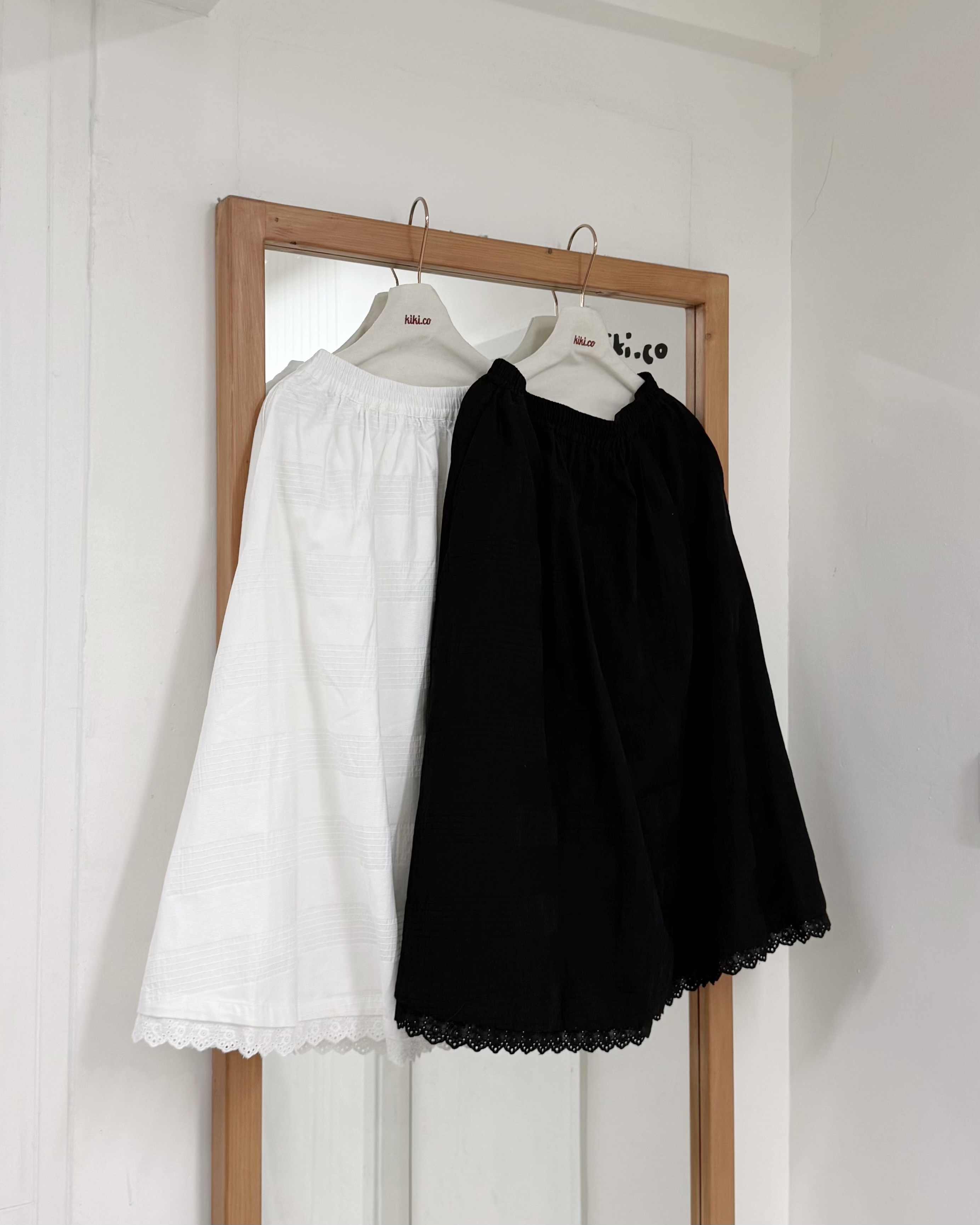 凹凸橫紋通花底半裙