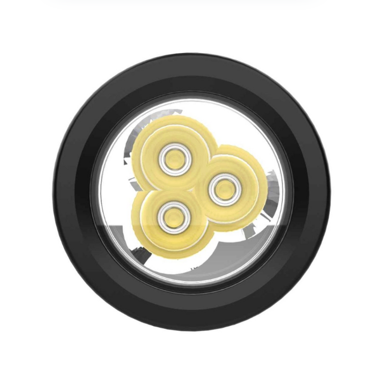 ▲Skywoods  D6+ MAX 6000 流明 潛水手電筒