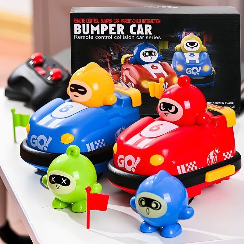圣诞预购 遥控对战碰碰车 双人对战送小足球