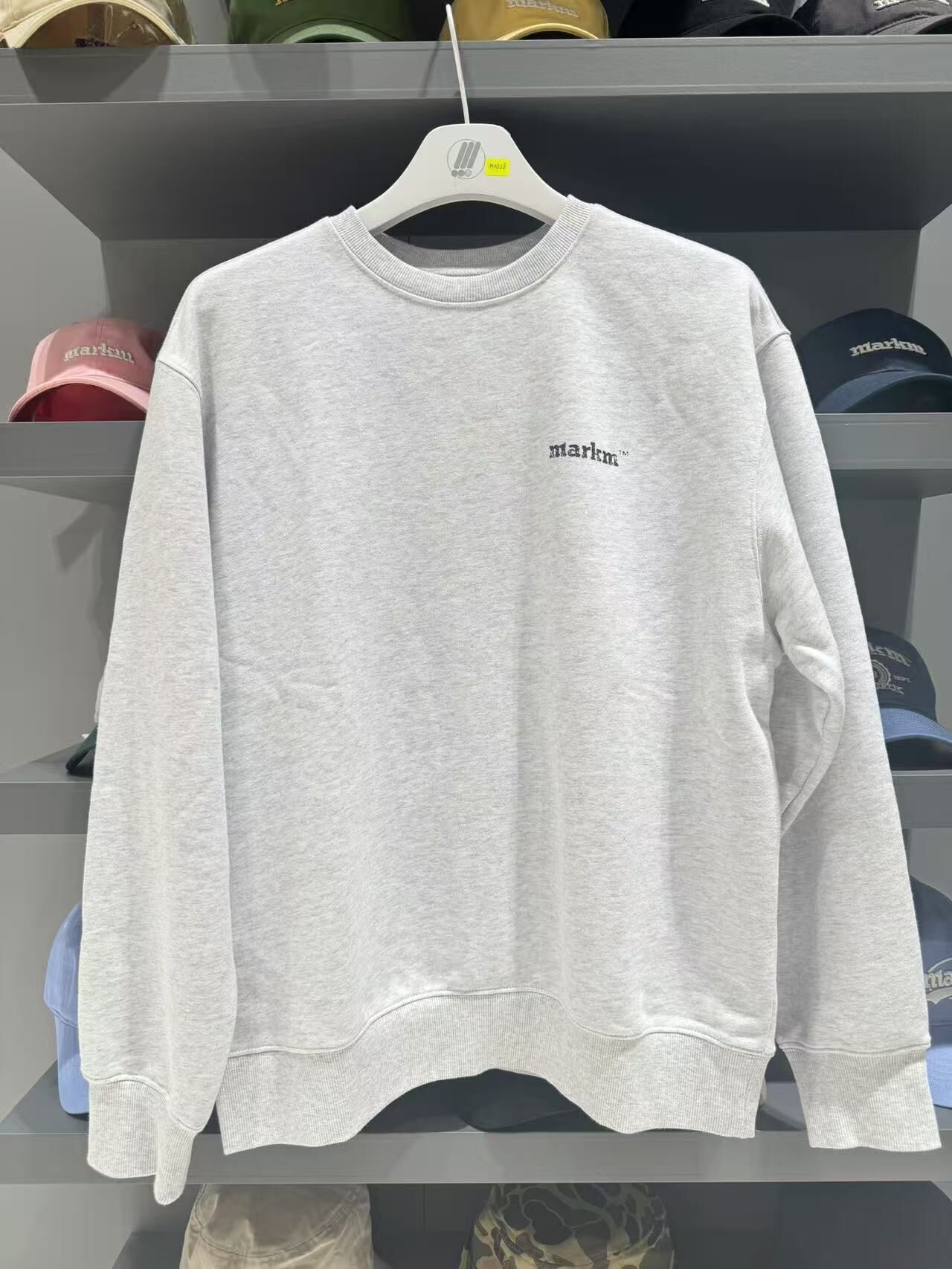 【預購】AKR101401 MARKM 小LOGO款圓領長袖上衣