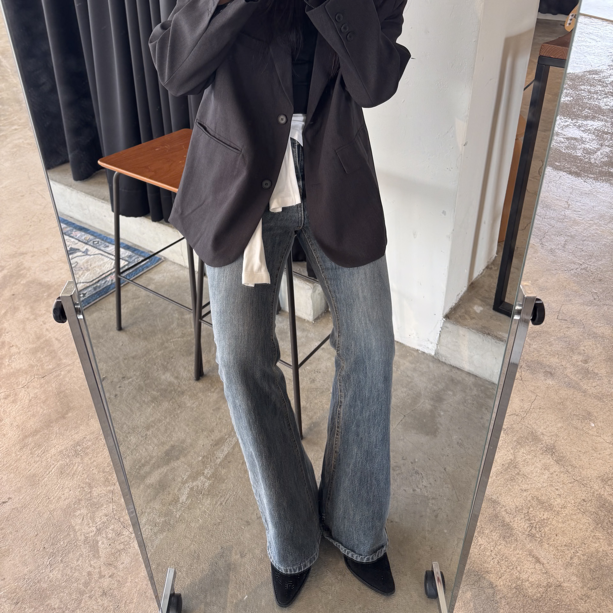 O15穿上就有翹屁股微喇叭牛仔褲(S/M)