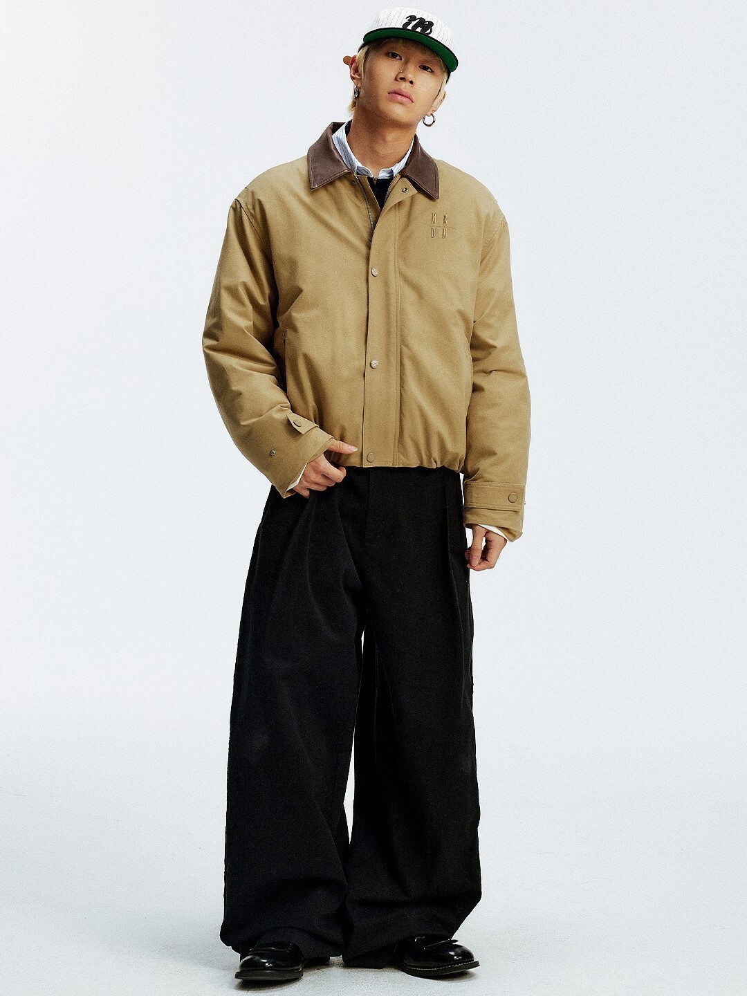 MEDM 立體刺繡Logo 羊皮衣領 羽絨外套