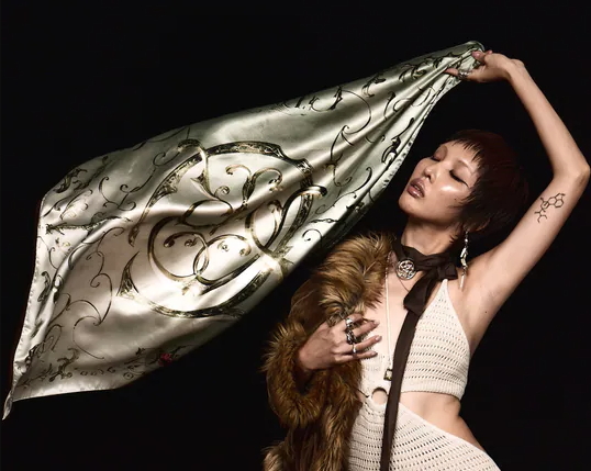 CROSE 族徽絲巾 (淡青)