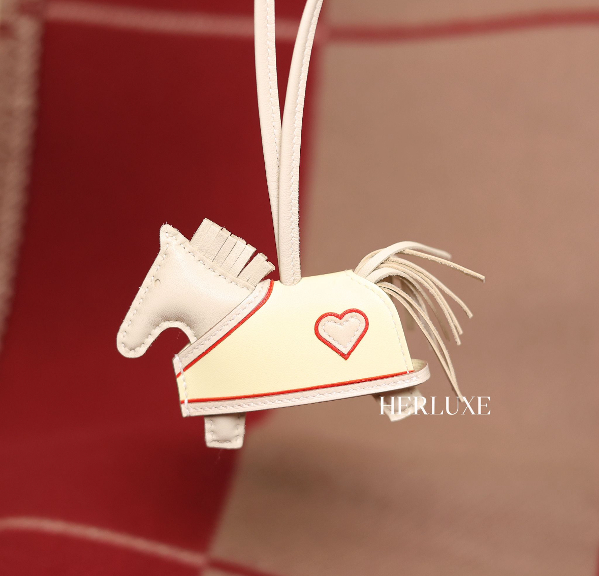 Rodeo Robeo Coeur PM charm Craie / Craie / Jaune Milton / Rouge Radieux