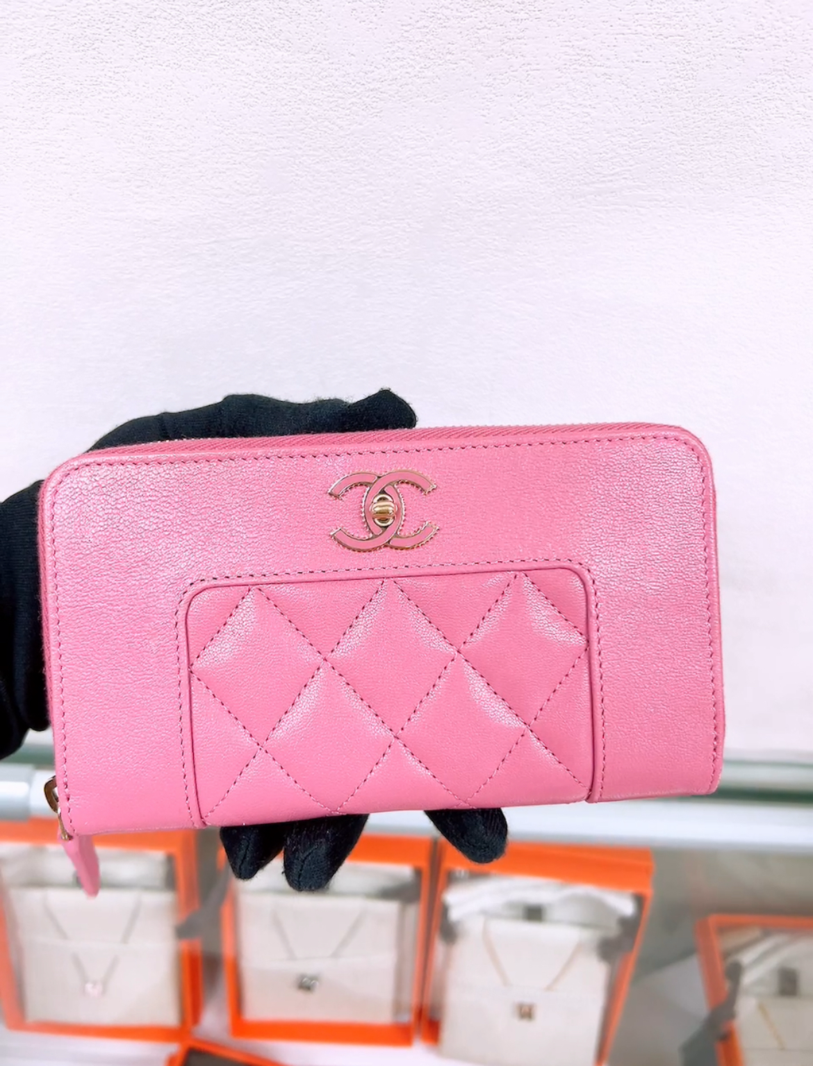 Chanel middle zipped wallet pink