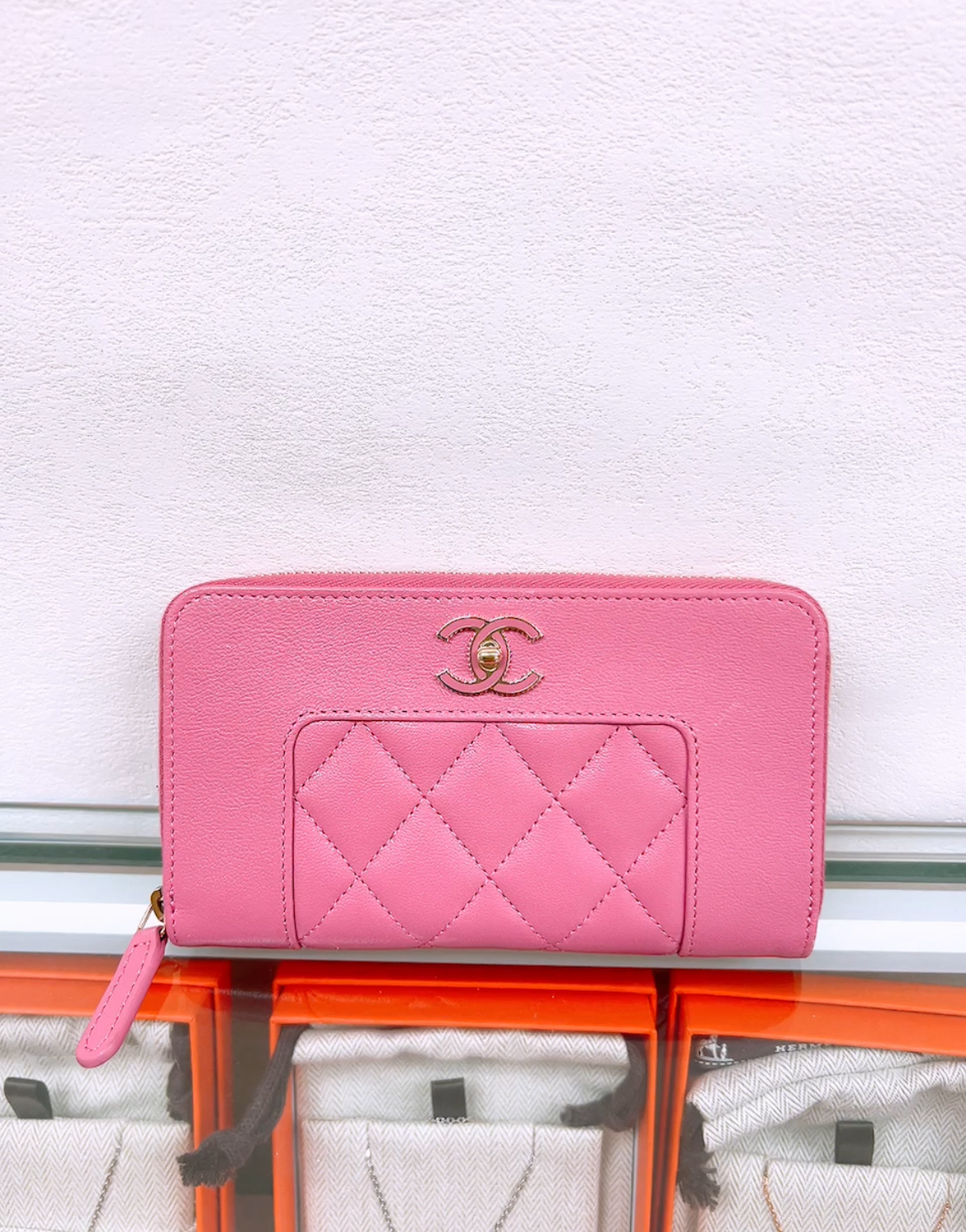 Chanel middle zipped wallet pink