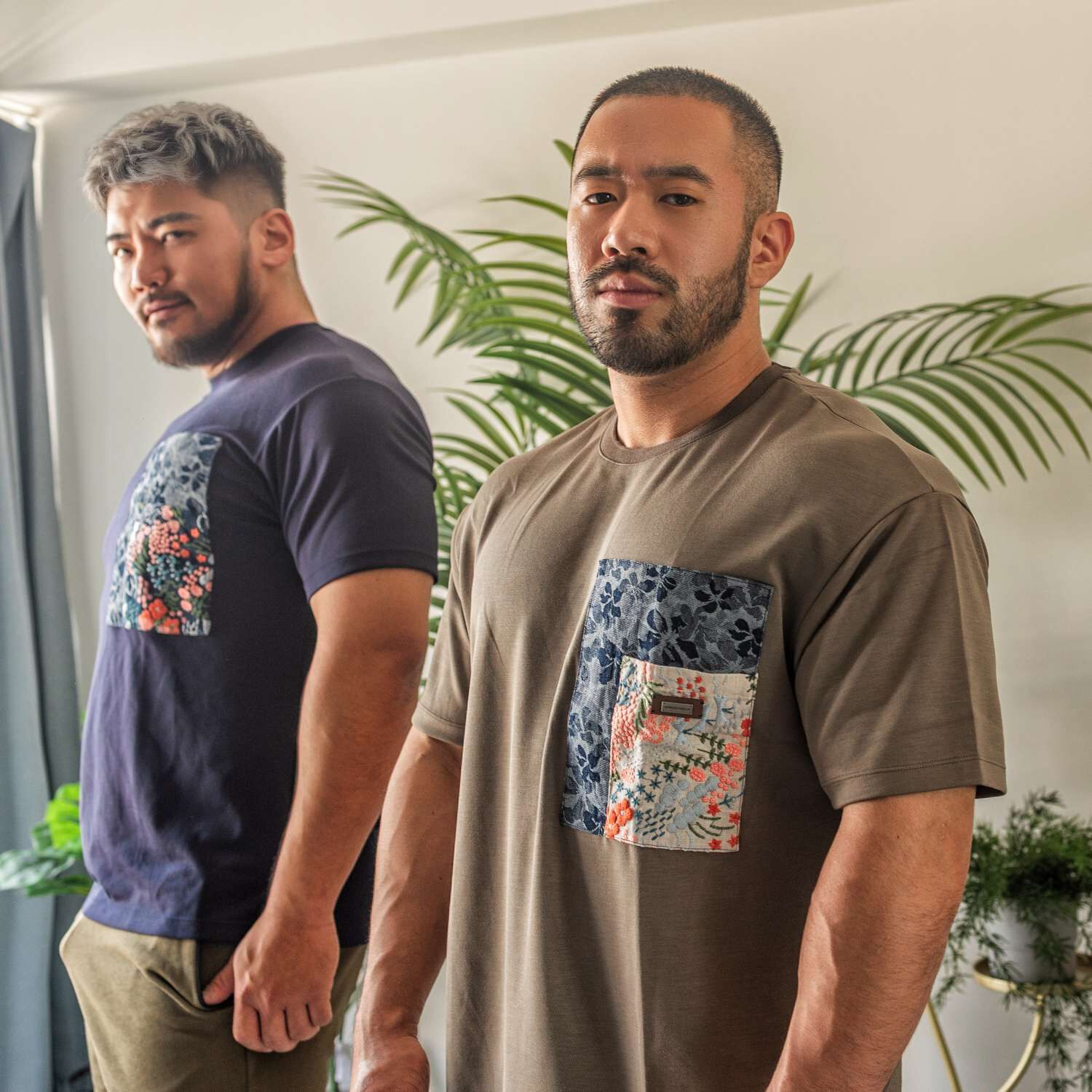 2025 全新系列  - 花言葉 寬版落肩Tee 軍綠