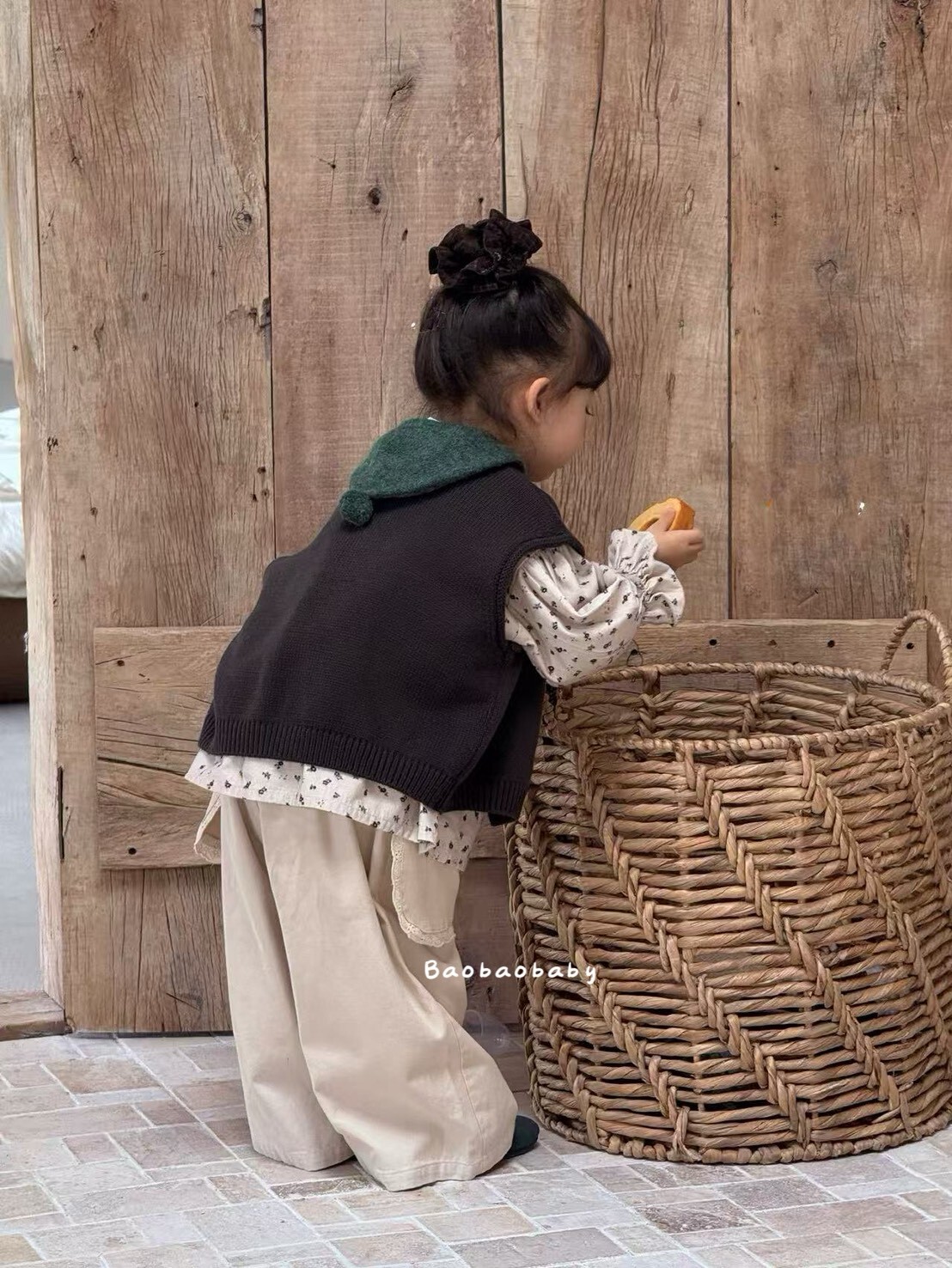 深灰捲邊毛衣背心