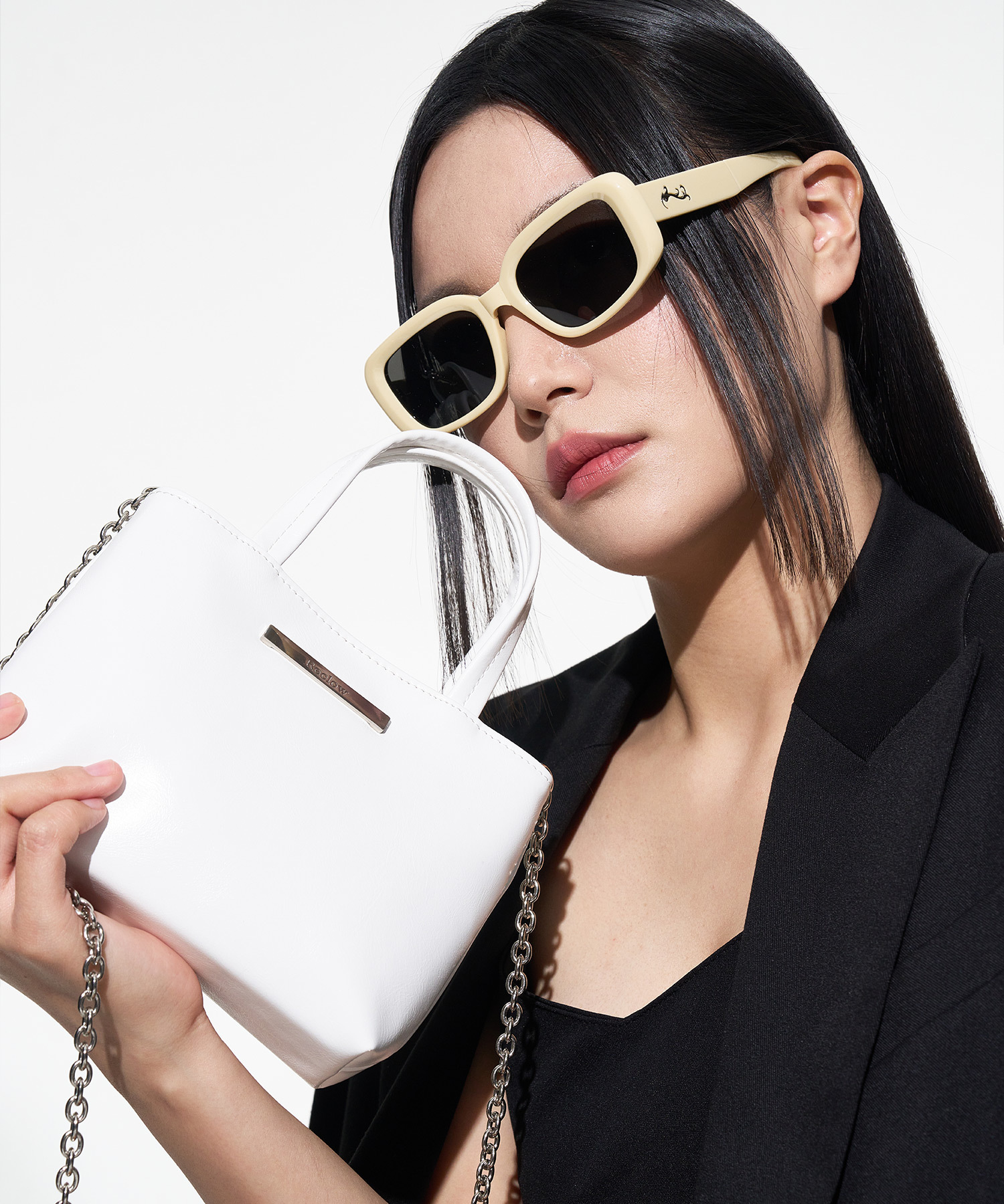 Q12 RECLOW TART MINI CHAIN BAG WHITE