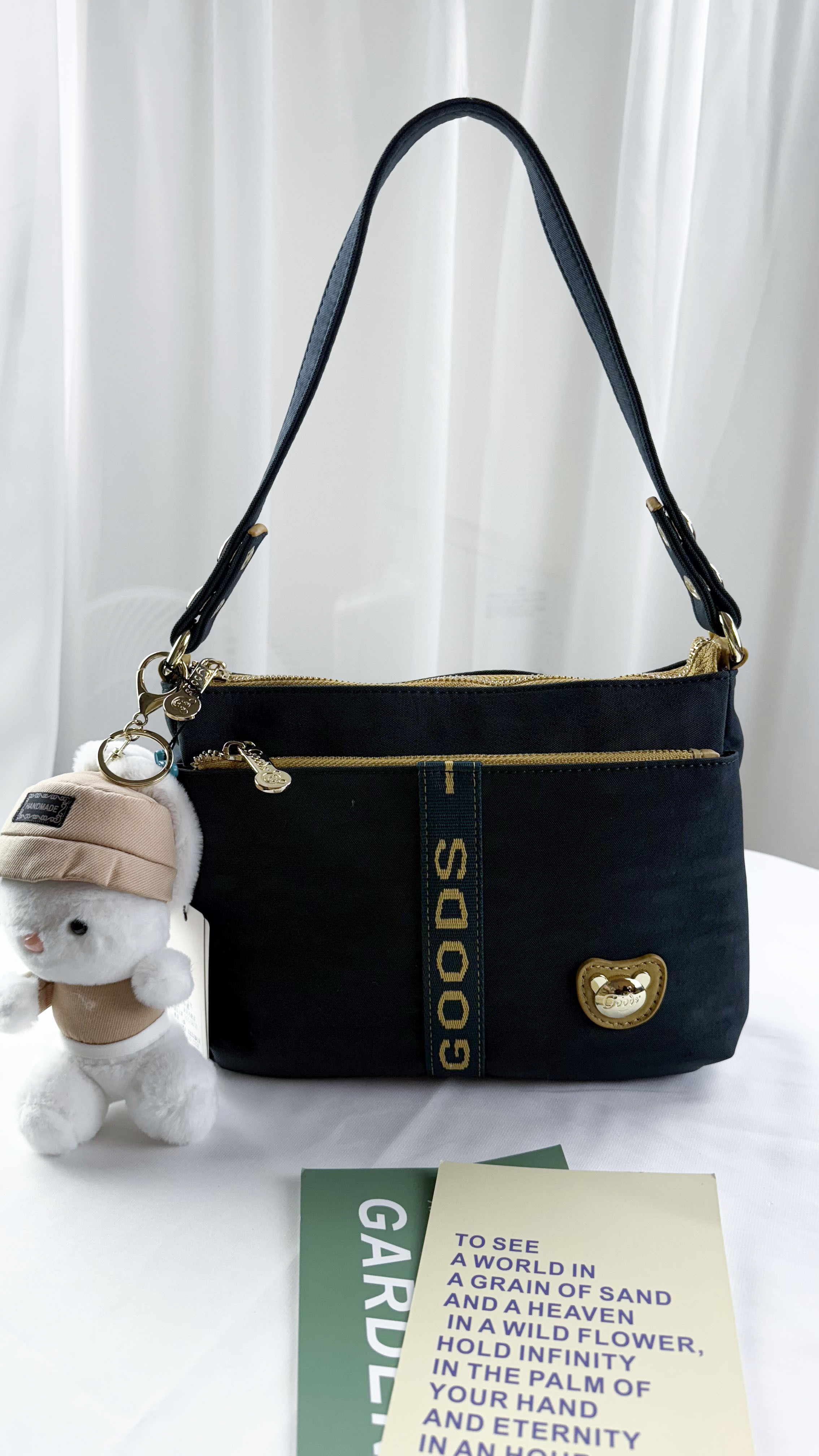 GOODS 織帶海軍藍配黃防潑水肩背包 / 側背包 附兔兔吊飾 #2563