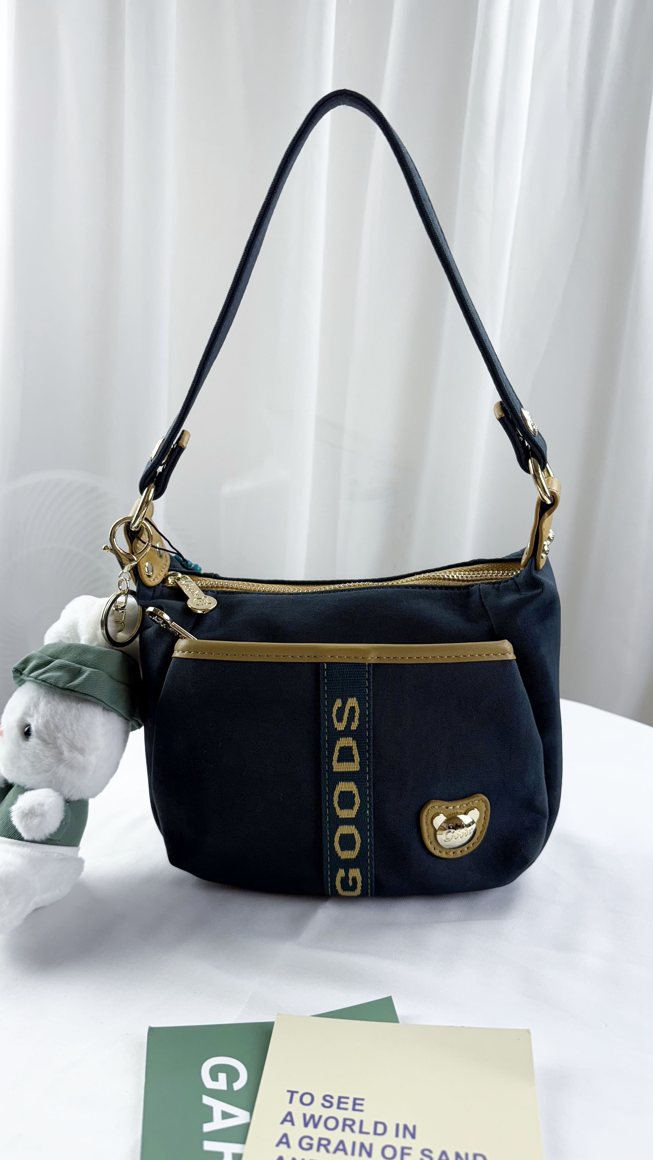 GOODS 織帶海軍藍配黃防潑水側背包 附小熊吊飾 #2503