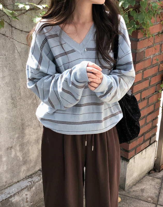 早秋預訂｜條紋V領寬鬆針織衫