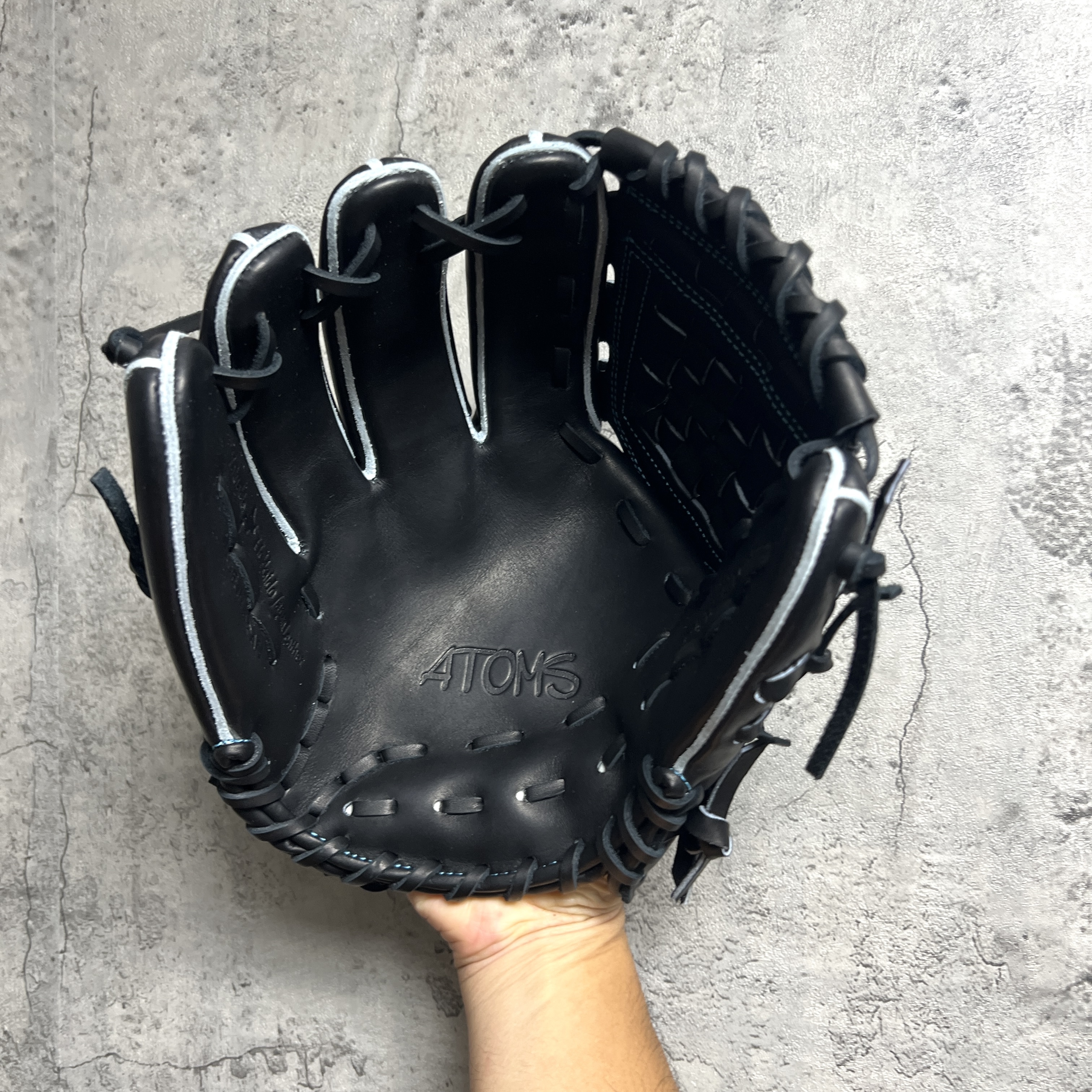 ATOMS NEO Global Line 北海道和牛 硬式 大內野 投手兼用  AGL-NE105 左投