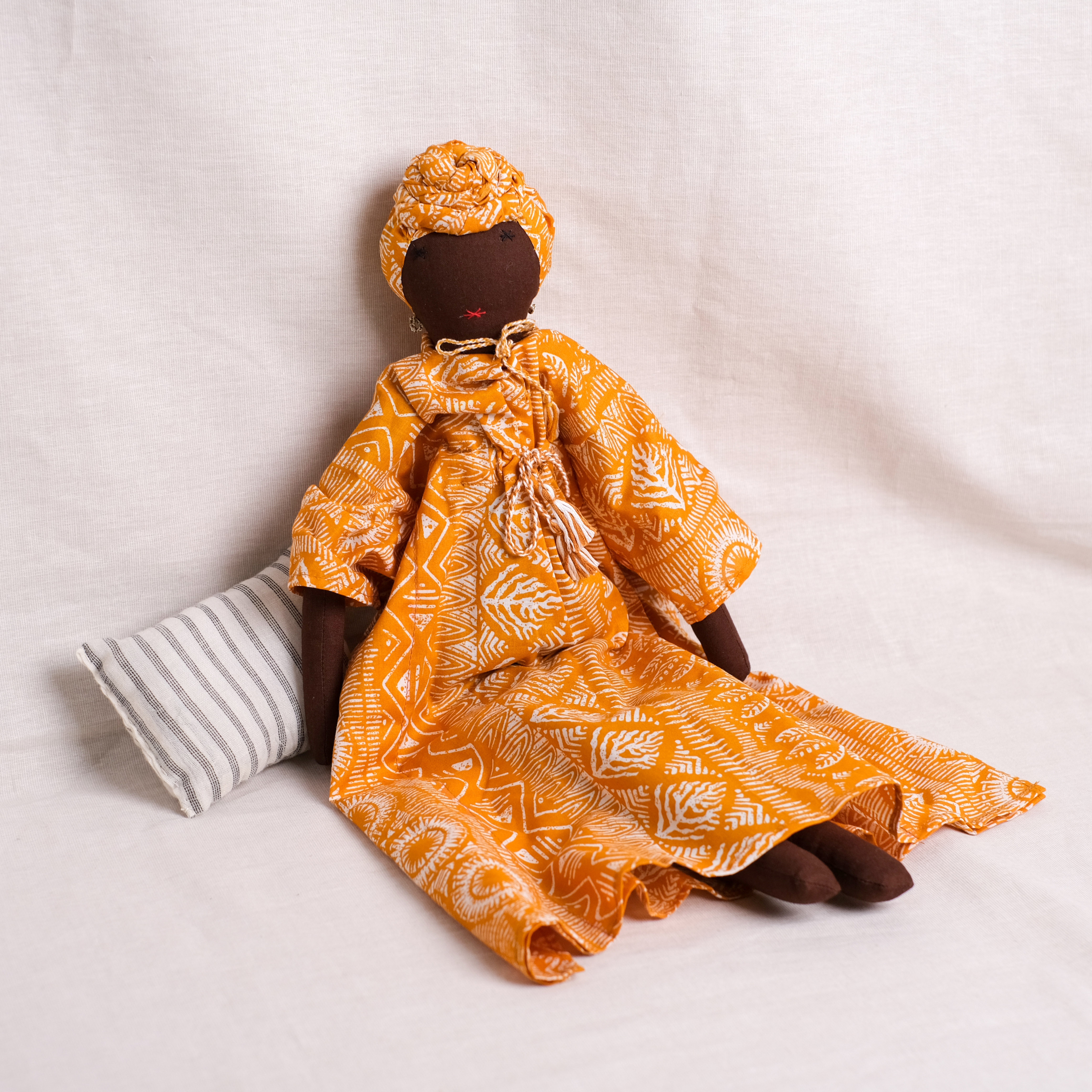 流離工藝｜Soumba 傳統服飾晚安娃娃｜阿富汗