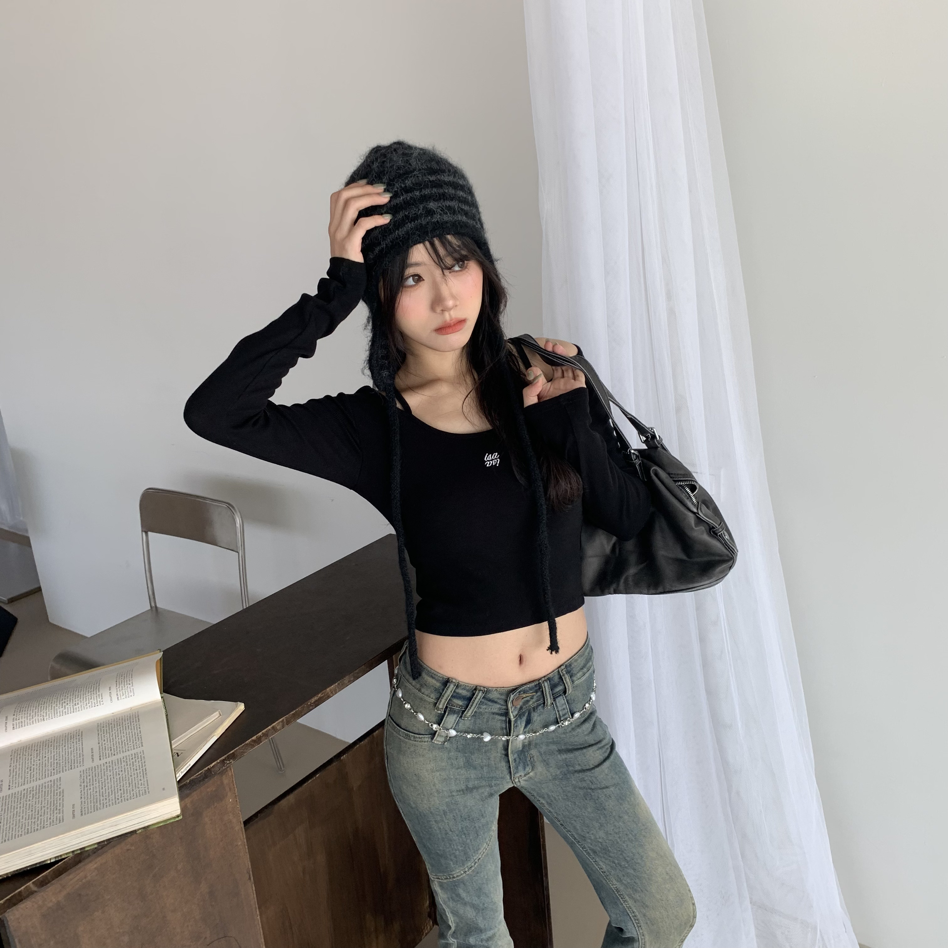 ISA_【ISA MADE】logo刺繡(附胸墊)微醺一字領吊帶_51002